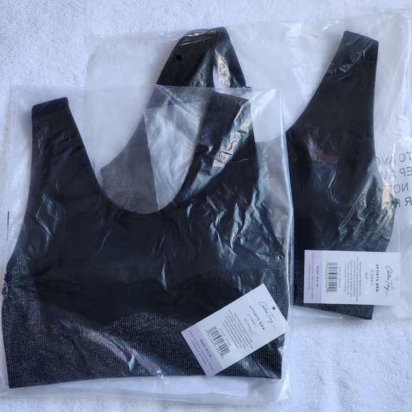 NWT CHLOE TING WOMEN'S SEAMLESS SPORTS BRA WITH WIDE BOTTOM BAND - Picture 3 of 5